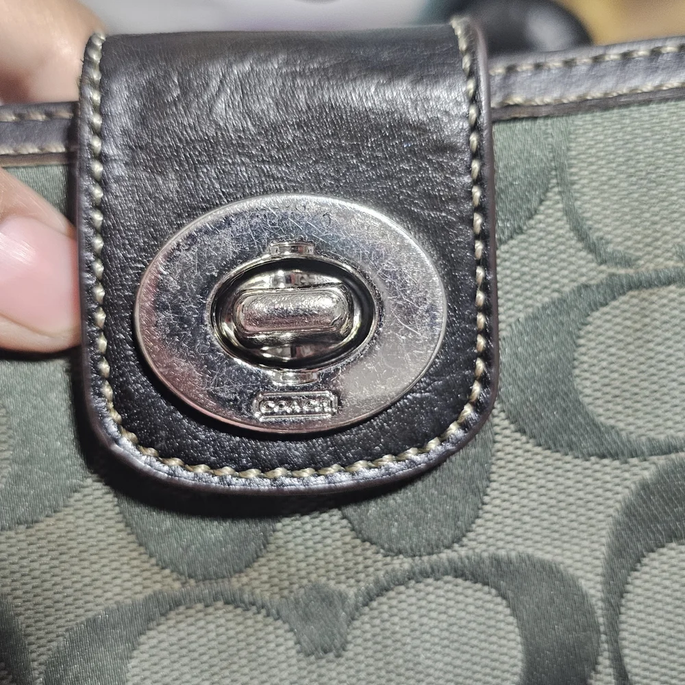 Coach Olive and Black Signature Wallet - Picture 4 of 5
